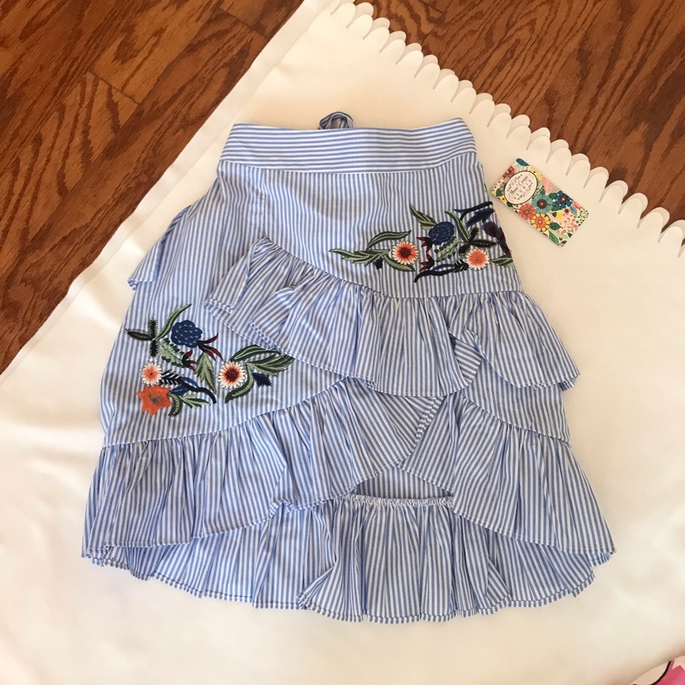 - NWT Cute and sexy skirt